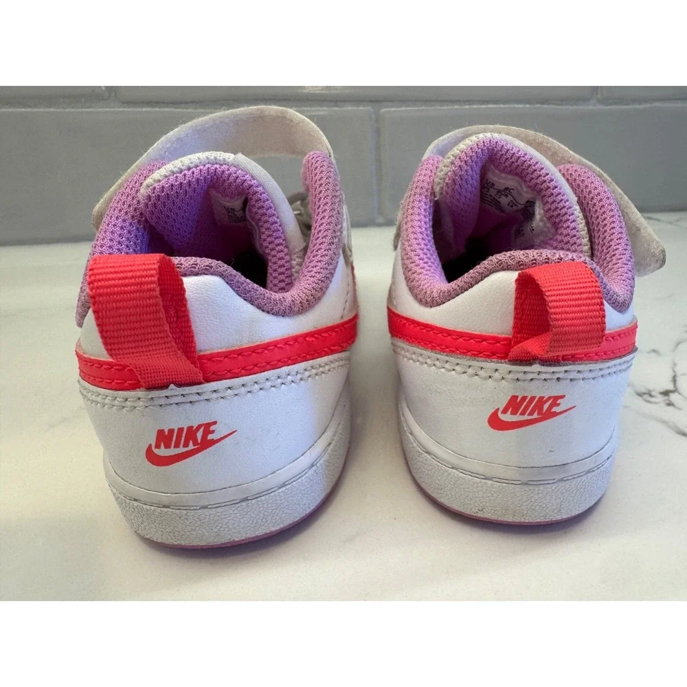 Nike adorable court